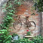 La Casa Sul Giardino * ノーヴィ・リーグレ
