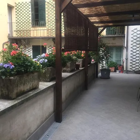 Apartment La Casa Sul Giardino- Garden House *