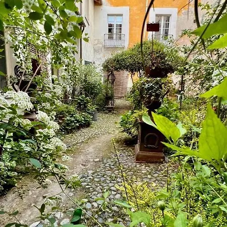La Casa Sul Giardino- Garden House Apartment